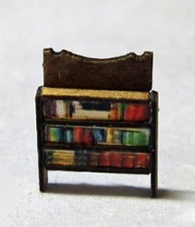 Small Bookcase With Printed Books 1/144th scale