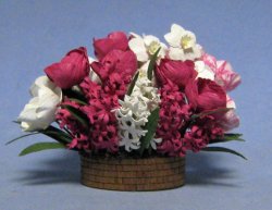 Bulb Garden in an Oval Basket One-inch scale
