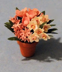 Bulb Garden in a Terra Cotta Pot Half-inch scale