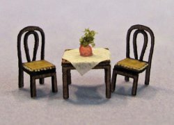 Cafe Table and 2 Chairs Set 1/144th scale