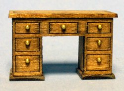 Kneehole Desk Quarter-inch scale