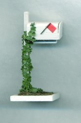 Mailbox With Ivy Half-inch scale