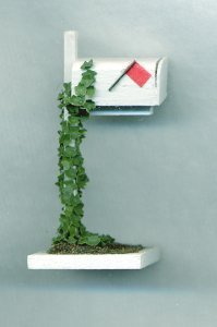 Mailbox With Ivy Half-inch scale