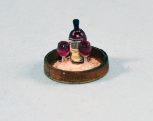 Bottle of red wine and glasses on a tray Quarter-inch scale