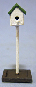 Birdhouse On Pole Quarter-inch scale