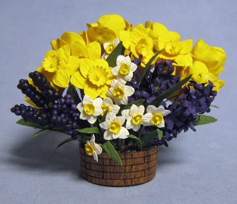 Bulb Garden in an Round Basket One-inch scale - Click Image to Close