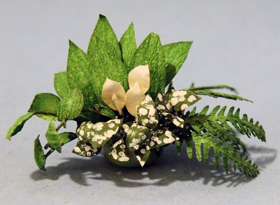 Dish Garden #3 in a Resin Planter One-inch scale - Click Image to Close