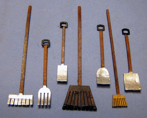 Garden Tools Half-inch scale - Click Image to Close