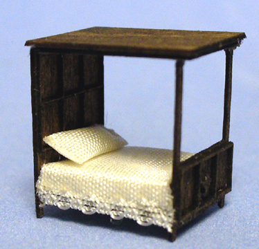 Gothic Canopy Bed 1/144th scale - Click Image to Close