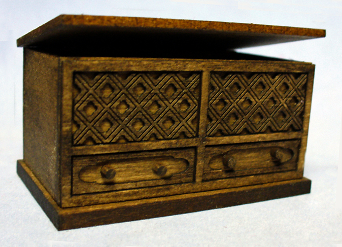 Gothic Mule Chest #2 One-inch scale - Click Image to Close