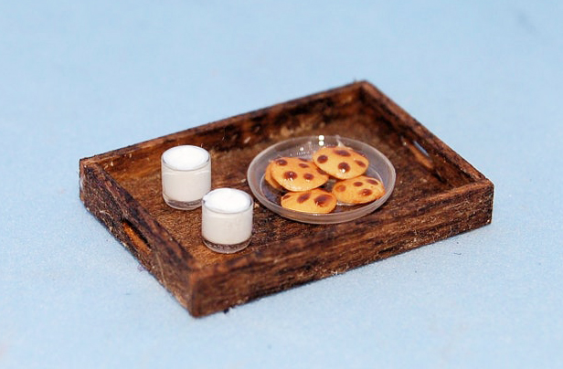 Milk and Cookies on a tray Half-inch scale - Click Image to Close