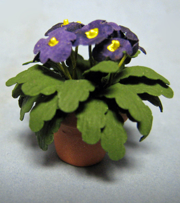 Pansy in a Terra Cotta Pot One-inch scale - Click Image to Close