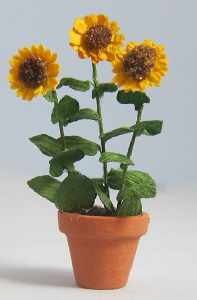 Sunflower in a Terra Cotta Pot Half-inch scale - Click Image to Close