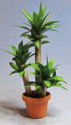 Yucca in a Terra Cotta Pot Half-inch scale - Click Image to Close